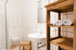 Phòng tắm tại Gästehaus Annemaria
