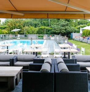 Bazén v ubytování Sole East Resort nebo v jeho okolí
