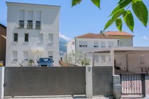 Gallery image of Apartments Riverside in Herceg-Novi +40 photos