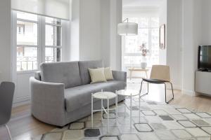 Televízia a/alebo spoločenská miestnosť v ubytovaní Zubieta Suite by FeelFree Rentals