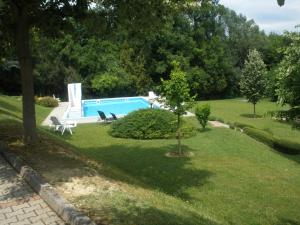 Πισίνα στο ή κοντά στο Római Therme Apartman