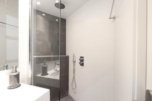 Ένα μπάνιο στο Guesthouse Prinsencanal 1 +11 φωτογραφίες