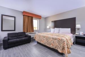 Postel nebo postele na pokoji v ubytování Express Inn Weslaco/Mercedes