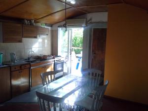 Kuchyň nebo kuchyňský kout v ubytování Apartments INES 1