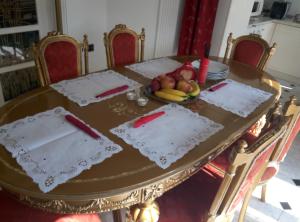 Φαγητό σε αυτός ο ξενώνας ή κάπου εκεί κοντά