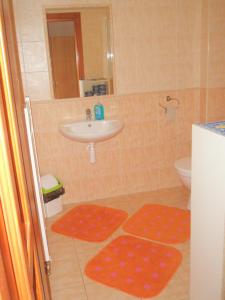 A bathroom at Villa Elena