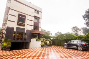 Imagen de la galería de Hotel Forest Avenue - Best Luxury Hotel in Dehradun, en Dehradun
