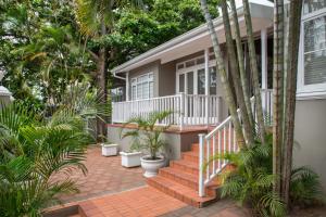 Taman di luar Madeline Grove Bed & Breakfast
