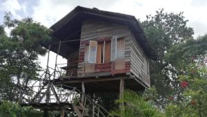 Tòa nhà nơi resort tọa lạc
