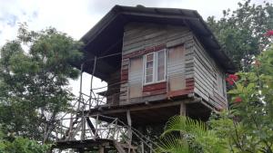 Tòa nhà nơi resort tọa lạc