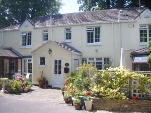 Gallery image of Coach House Cottage in Bournemouth