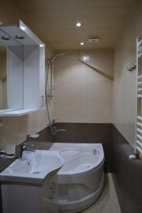 Ванная комната в Tbilisi Apartment 2