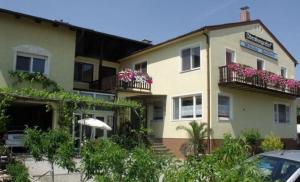 Budynek, w którym mieści się apartament
