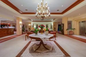 Зображення з фотогалереї помешкання Aegean Melathron Thalasso Spa Hotel у Каллітеї
