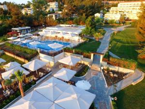 Басейн в Aegean Melathron Thalasso Spa Hotel або поблизу