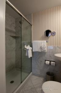 Un baño de Warwick Allerton Chicago