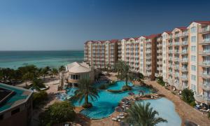 Bazén v ubytování Divi Aruba Phoenix Beach Resort nebo v jeho okolí