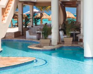 Kolam renang di atau dekat dengan Divi Aruba Phoenix Beach Resort