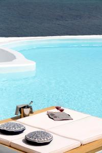 Bazén v ubytování Dreambox Mykonos Suites nebo v jeho okolí
