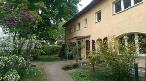 Photo de la galerie de l'établissement Romantic Style Apartment Berlin, à Berlin