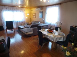 Posezení v ubytování Apartments Hrga