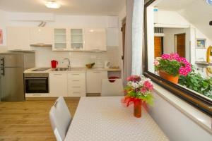 Köök või kööginurk majutusasutuses Apartment Lenka- Split