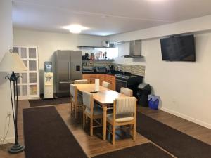 Sunset Motel tesisinde mutfak veya mini mutfak
