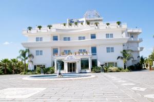 Gallery image of Hotel The Queen in Pastorano