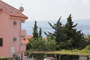 a view of the sea from a house at Formula Fortunae BOL in Bol