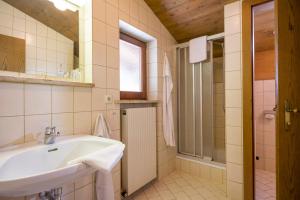 Koupelna v ubytování Das Landhaus am See + 37 fotografií