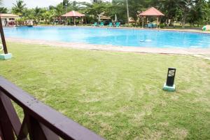 Swimmingpoolen hos eller tæt på Praia Accommodation