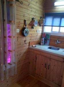 Koupelna v ubytování Cabin In The View + 52 fotografií