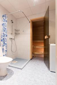 Ένα μπάνιο στο Jõe Apartments - apartments with sauna in the city center +91 φωτογραφίες