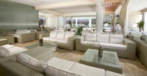 Ruang duduk di Divi Aruba Phoenix Beach Resort