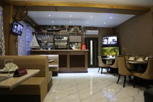 Ο χώρος του lounge ή του μπαρ στο Hotel Albatros