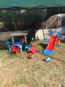 Herní místnost nebo prostor pro děti v ubytování Kiriakos Apartments