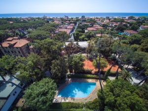 The swimming pool at or close to Hotel Villa Tiziana