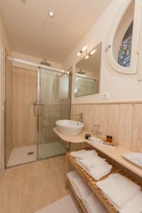 A bathroom at Hotel Villa Tiziana