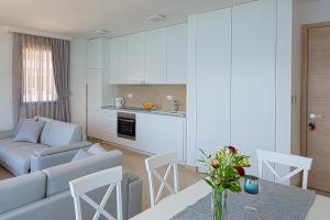 Η κουζίνα ή μικρή κουζίνα στο Villa Krasici +54 φωτογραφίες