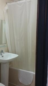 Koupelna v ubytování Hostal Lima