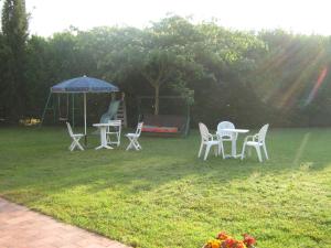 A garden outside B & B OASI