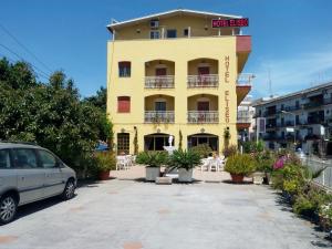 Budova, kde se hotel nachází