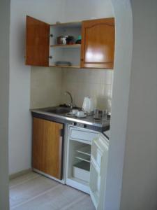 Gallery image of Georgina Apartments in Mesongi