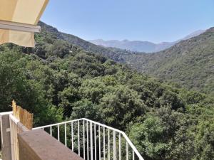 Nespecifikovaný výhled na hory nebo výhled na hory při pohledu z apartmánu