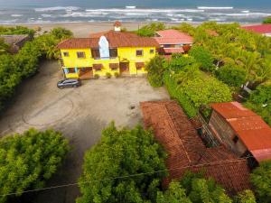 Φωτογραφία από το άλμπουμ του Solyar Luxury Spanish Beachfront Home σε Pochomil