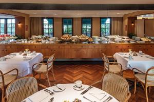 Um restaurante ou outro lugar para comer em Hotel Fasano Sao Paulo