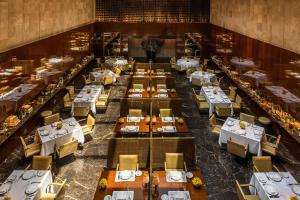 Um restaurante ou outro lugar para comer em Hotel Fasano Sao Paulo