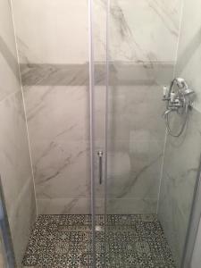Kúpeľňa v ubytovaní Przestrzenny apartament w centrum Krakowa.