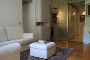 A seating area at Riva Celeste