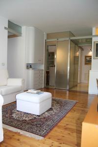 A seating area at Riva Celeste